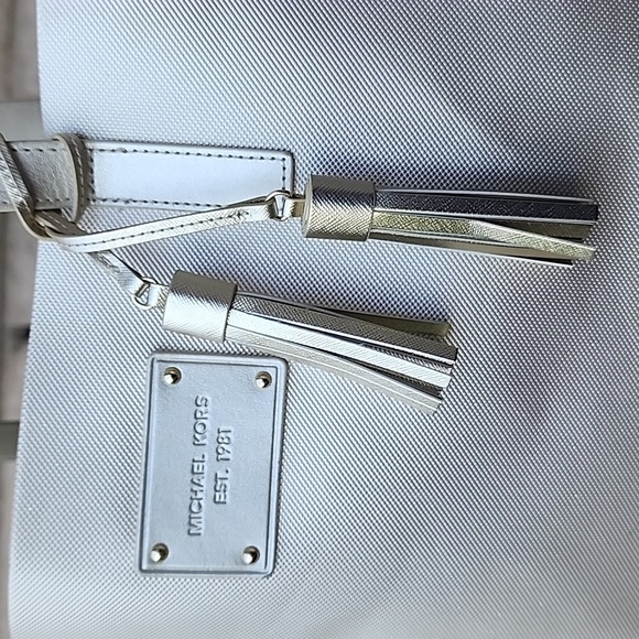 Michael Kors Champagne Metalic Gold Shopping Tote - Picture 9 of 13